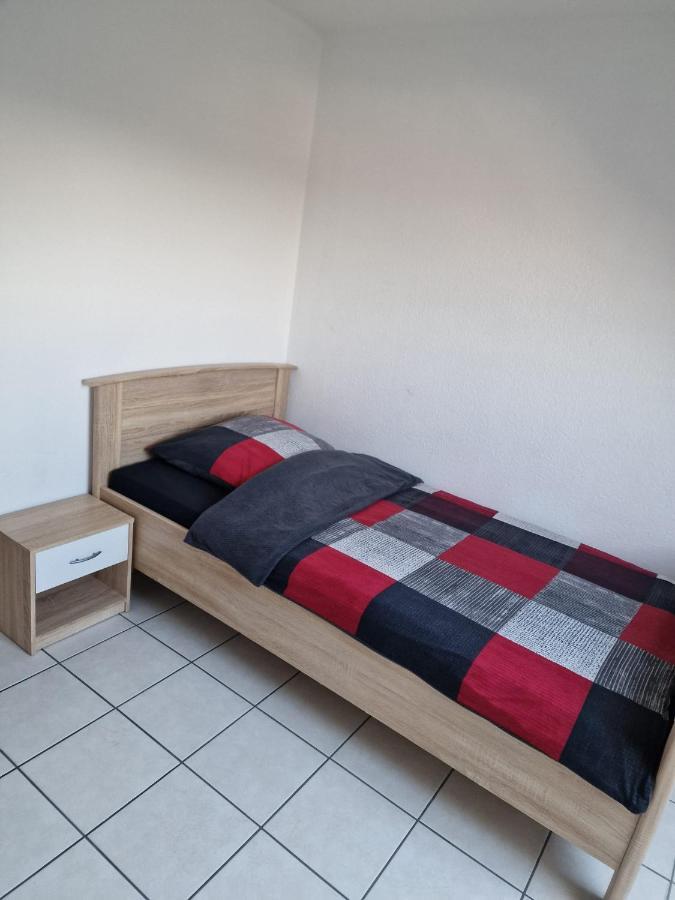 Monteurzimmer/Ferienwohnung Brauckstrasse, Гладбек Экстерьер фото